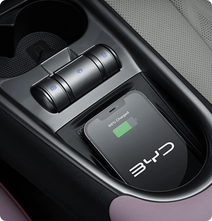 BYD DOLPHIN ภายใน ที่ชาร์จโทรศัพท์